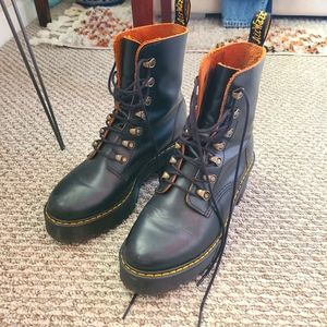 Doc martens Leona boots -barely worn! Size 7